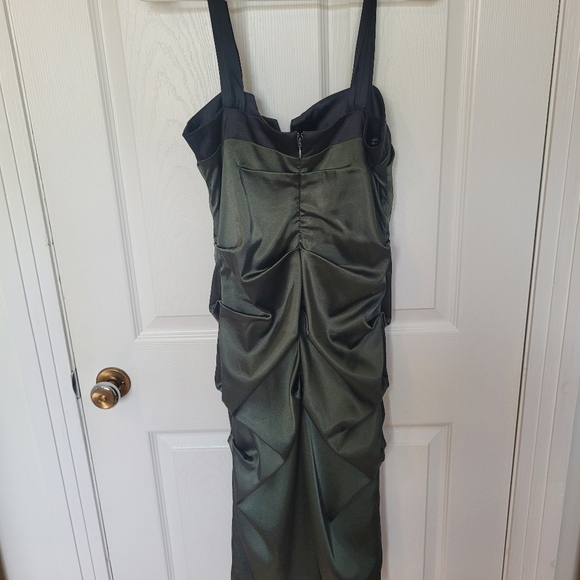 Dress - Picture 2 of 3